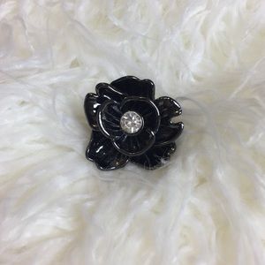 Floral black metallic cocktail ring